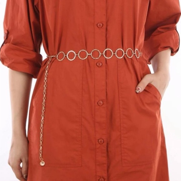 REVOLVE Accessories - 90's Y2K Gold O ring Chain Link Belt